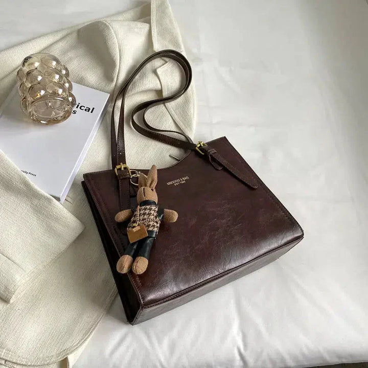 Lena | Vintage Shoulder Bag in Vegan Leather