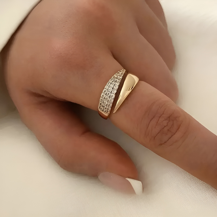 Julie | Elegant Haven Ring