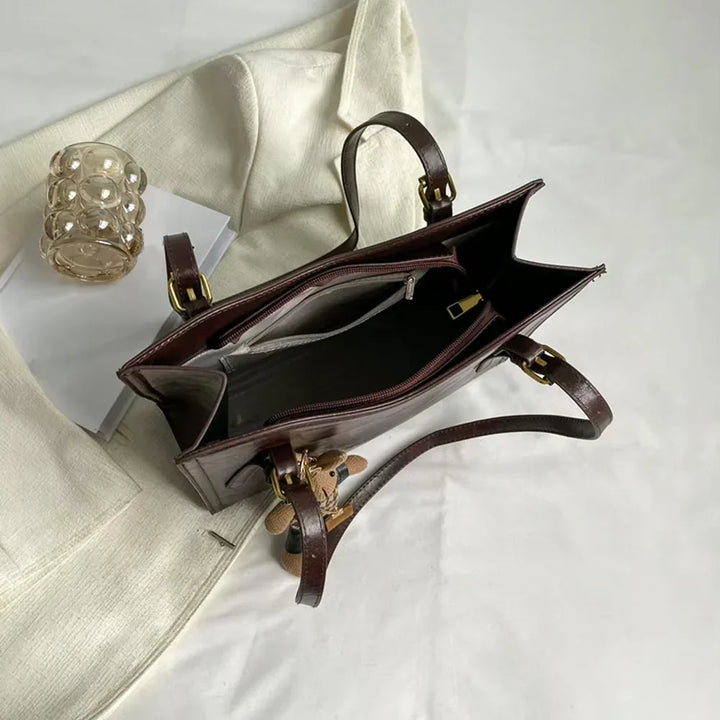 Lena | Vintage Shoulder Bag in Vegan Leather